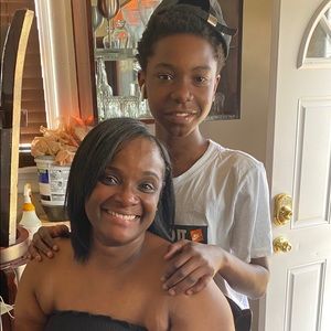 Meet your Posher, Monique